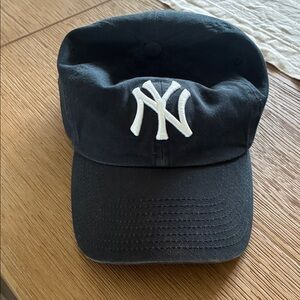New York Yankees Genuine ‘47 Navy Baseball Cap MLB Like New!